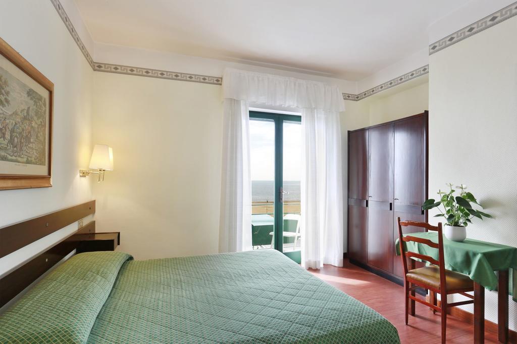 Hotel Piccadilly Λίντο ντι Καμαϊόρε Δωμάτιο φωτογραφία
